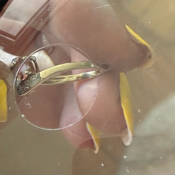 Elegant Gold and Silver Women's Ring - Picture 15 of 15